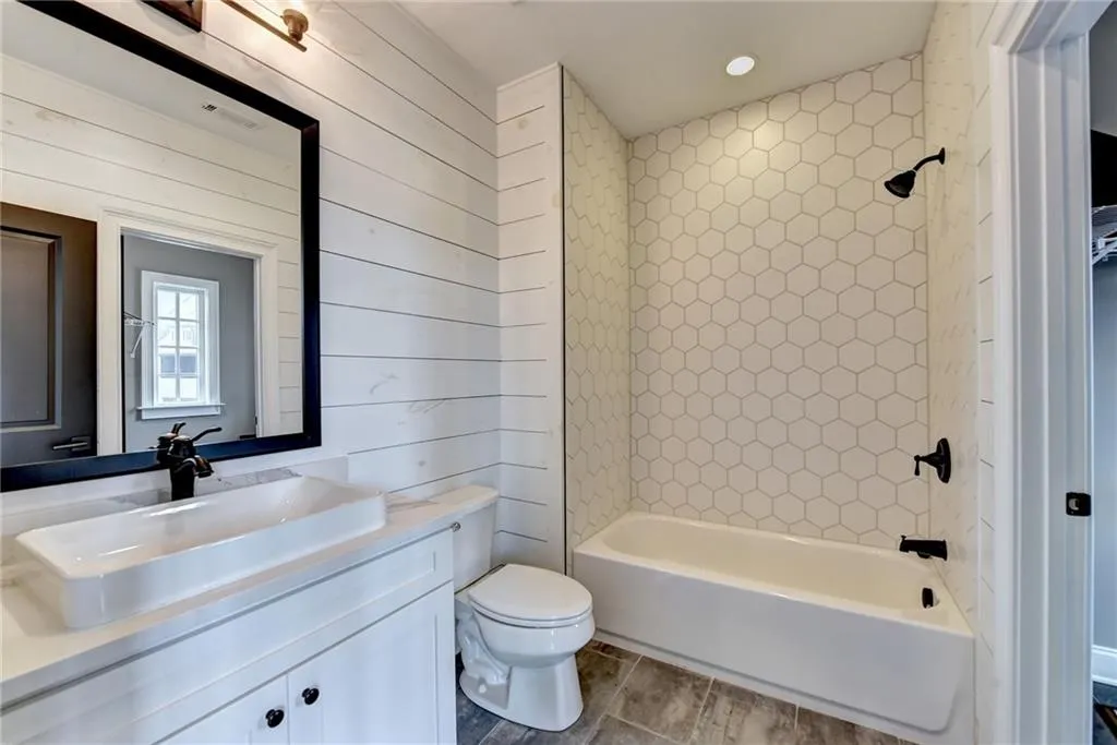 6632 Cadence Boulevard, Sandy Springs, Georgia 30328, 3 Bedrooms Bedrooms, ,4 BathroomsBathrooms,Residential,Sold,6632 Cadence Boulevard,6900708