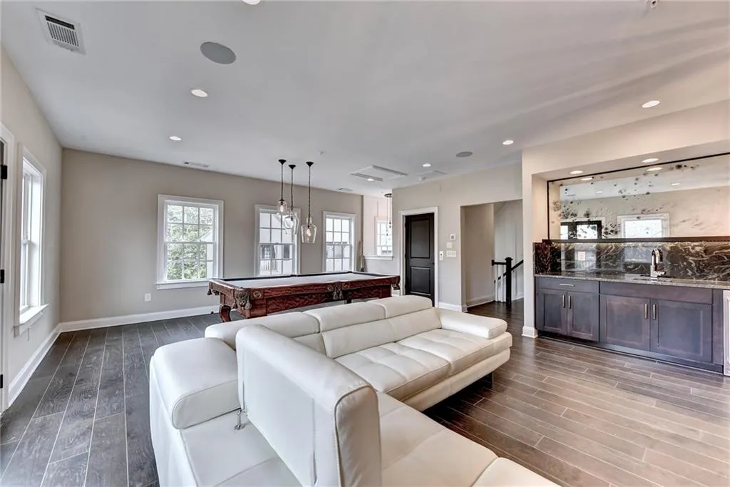 6632 Cadence Boulevard, Sandy Springs, Georgia 30328, 3 Bedrooms Bedrooms, ,4 BathroomsBathrooms,Residential,Sold,6632 Cadence Boulevard,6900708