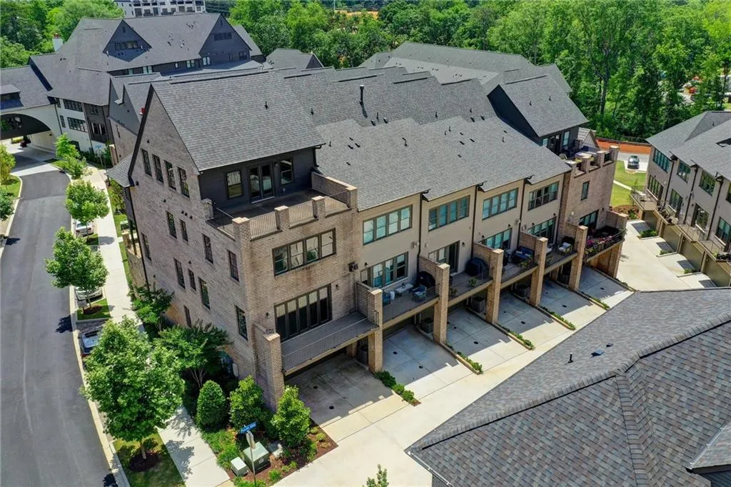 6632 Cadence Boulevard, Sandy Springs, Georgia 30328, 3 Bedrooms Bedrooms, ,4 BathroomsBathrooms,Residential,Sold,6632 Cadence Boulevard,6900708