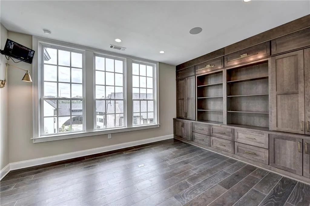 6632 Cadence Boulevard, Sandy Springs, Georgia 30328, 3 Bedrooms Bedrooms, ,4 BathroomsBathrooms,Residential,Sold,6632 Cadence Boulevard,6900708