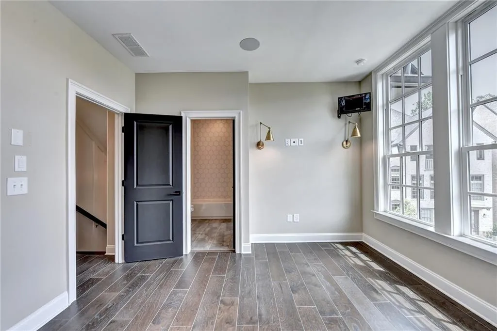 6632 Cadence Boulevard, Sandy Springs, Georgia 30328, 3 Bedrooms Bedrooms, ,4 BathroomsBathrooms,Residential,Sold,6632 Cadence Boulevard,6900708