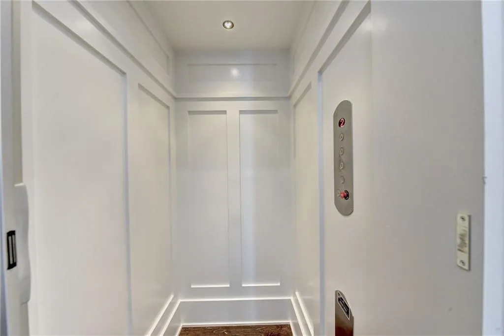 6632 Cadence Boulevard, Sandy Springs, Georgia 30328, 3 Bedrooms Bedrooms, ,4 BathroomsBathrooms,Residential,Sold,6632 Cadence Boulevard,6900708