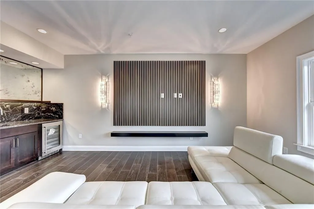 6632 Cadence Boulevard, Sandy Springs, Georgia 30328, 3 Bedrooms Bedrooms, ,4 BathroomsBathrooms,Residential,Sold,6632 Cadence Boulevard,6900708