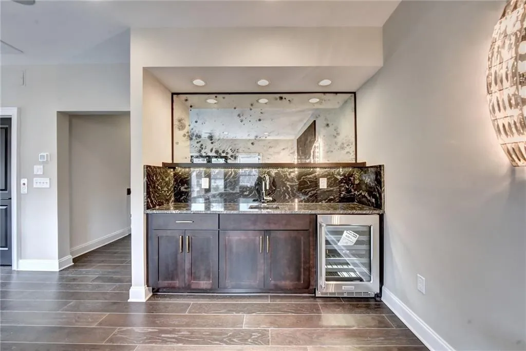 6632 Cadence Boulevard, Sandy Springs, Georgia 30328, 3 Bedrooms Bedrooms, ,4 BathroomsBathrooms,Residential,Sold,6632 Cadence Boulevard,6900708