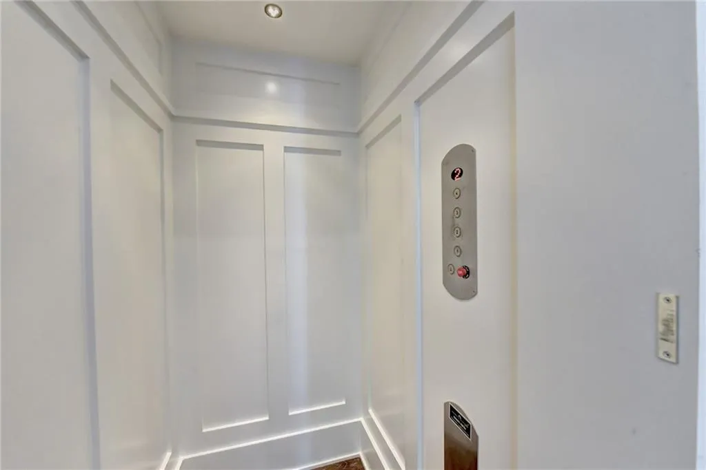 6632 Cadence Boulevard, Sandy Springs, Georgia 30328, 3 Bedrooms Bedrooms, ,4 BathroomsBathrooms,Residential,Sold,6632 Cadence Boulevard,6900708