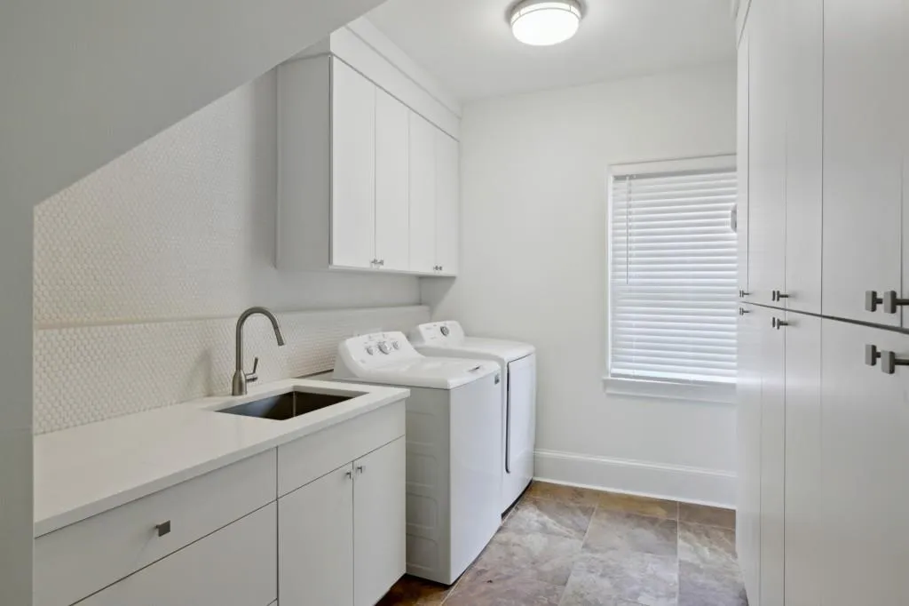 7810 Landowne Drive, Sandy Springs, Georgia 30350, 5 Bedrooms Bedrooms, ,5 BathroomsBathrooms,Residential,Sold,7810 Landowne Drive,7231013