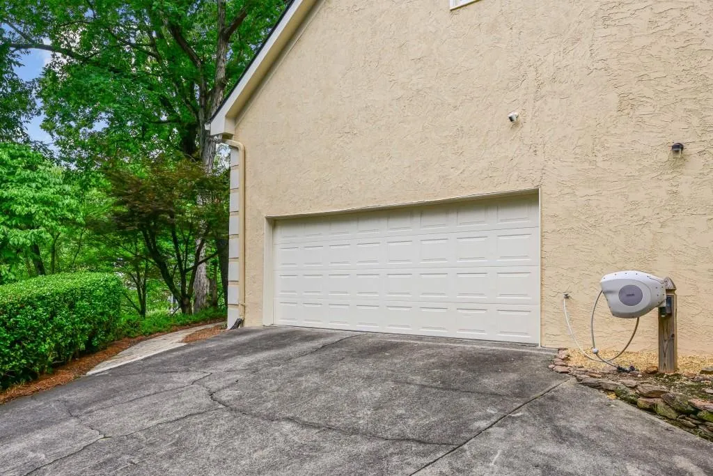 7810 Landowne Drive, Sandy Springs, Georgia 30350, 5 Bedrooms Bedrooms, ,5 BathroomsBathrooms,Residential,Sold,7810 Landowne Drive,7231013