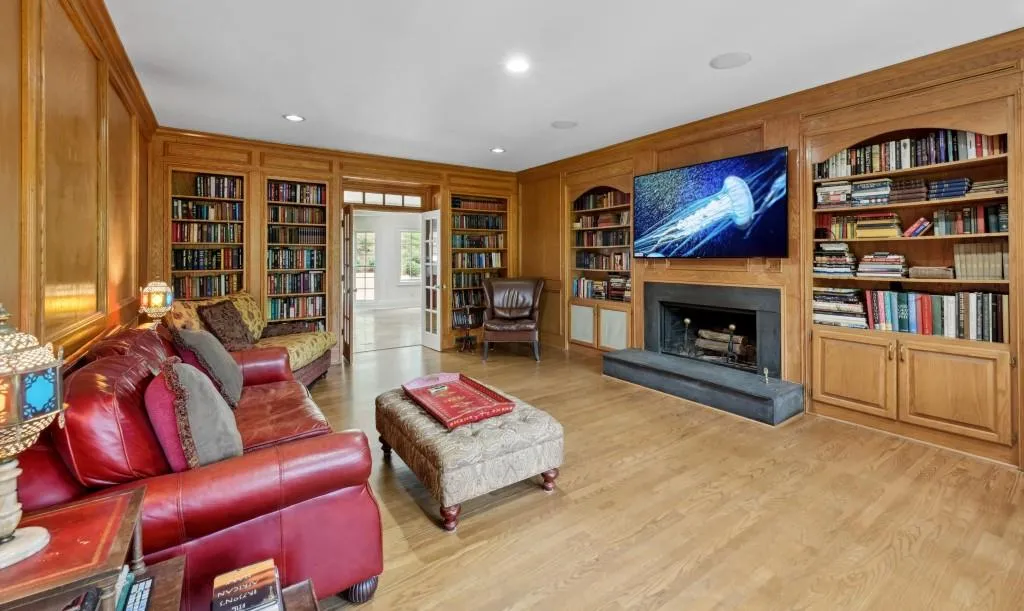 7810 Landowne Drive, Sandy Springs, Georgia 30350, 5 Bedrooms Bedrooms, ,5 BathroomsBathrooms,Residential,Sold,7810 Landowne Drive,7231013