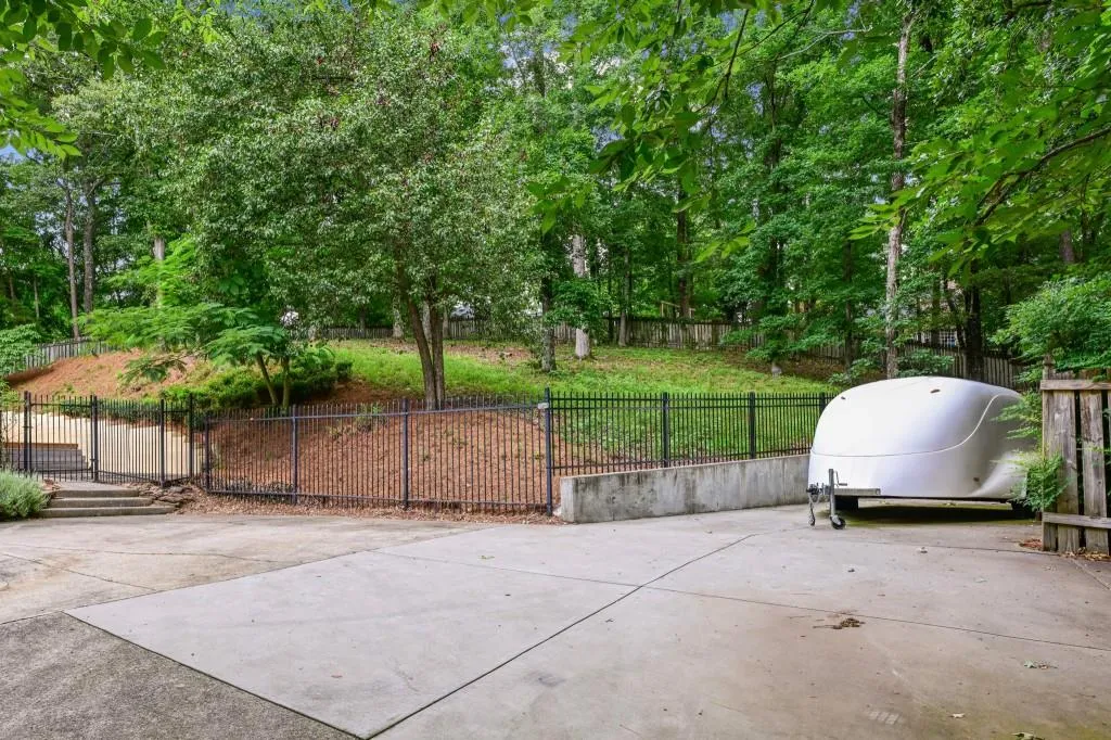 7810 Landowne Drive, Sandy Springs, Georgia 30350, 5 Bedrooms Bedrooms, ,5 BathroomsBathrooms,Residential,Sold,7810 Landowne Drive,7231013