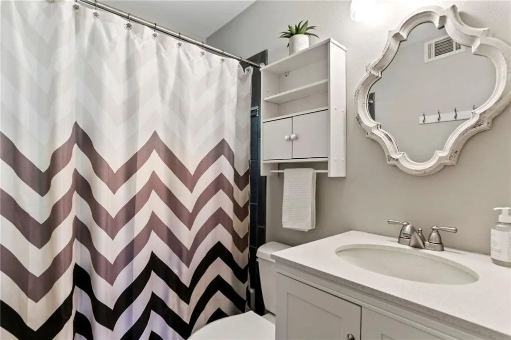 6940 Roswell Road Unit 17a, Atlanta, Georgia 30328, 2 Bedrooms Bedrooms, ,1 BathroomBathrooms,Residential,Sold,6940 Roswell Road Unit 17a,6715809