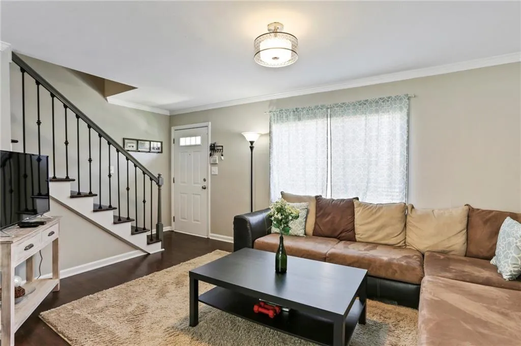 6940 Roswell Road Unit 17a, Atlanta, Georgia 30328, 2 Bedrooms Bedrooms, ,1 BathroomBathrooms,Residential,Sold,6940 Roswell Road Unit 17a,6715809