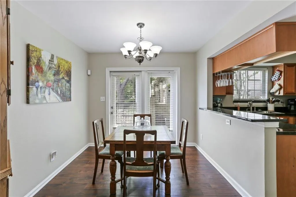 6940 Roswell Road Unit 17a, Atlanta, Georgia 30328, 2 Bedrooms Bedrooms, ,1 BathroomBathrooms,Residential,Sold,6940 Roswell Road Unit 17a,6715809
