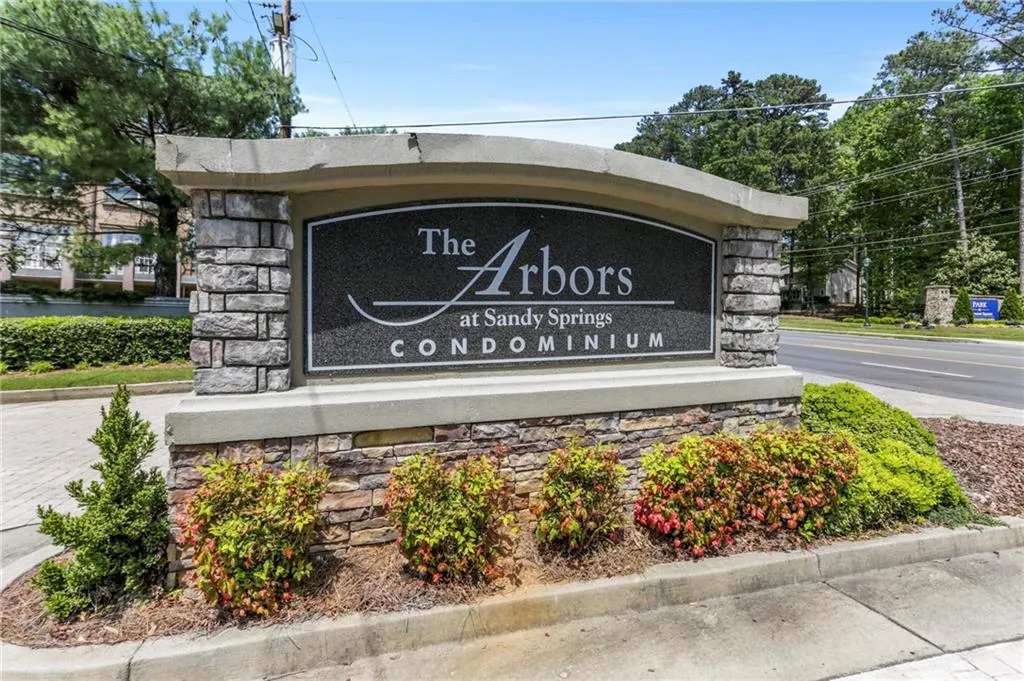 6940 Roswell Road Unit 17a, Atlanta, Georgia 30328, 2 Bedrooms Bedrooms, ,1 BathroomBathrooms,Residential,Sold,6940 Roswell Road Unit 17a,6715809