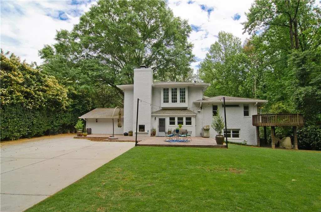 2740 Margaret Mitchell Drive Nw, Atlanta, Georgia 30327, 5 Bedrooms Bedrooms, ,3 BathroomsBathrooms,Residential,Sold,2740 Margaret Mitchell Drive Nw,5808716