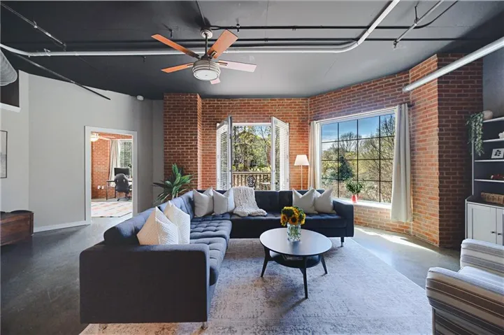 395 Central Park Place Ne Unit 210, Atlanta, Georgia 30312