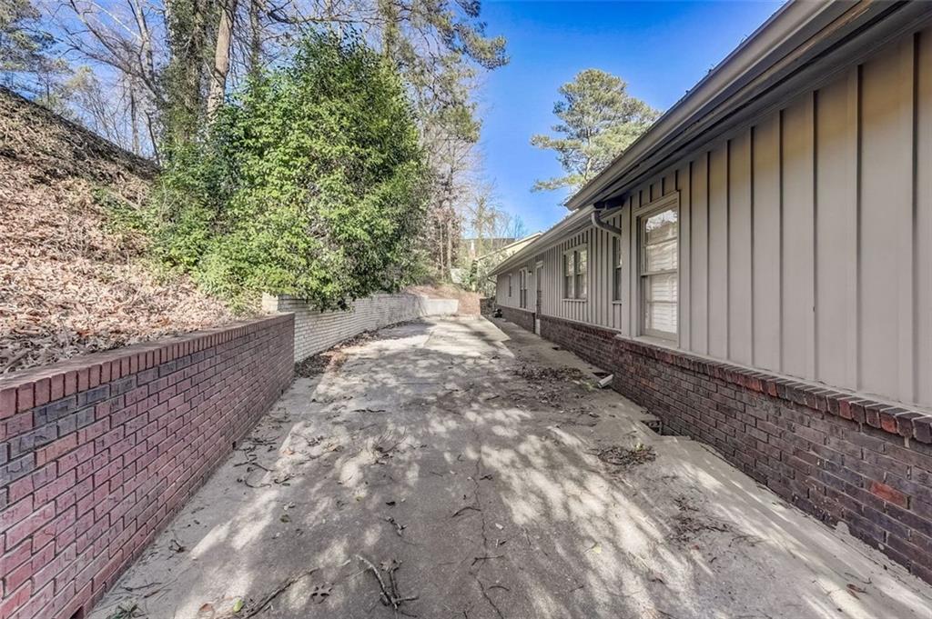 6600 Bridgewood Valley Road, Sandy Springs, Georgia 30328, 4 Bedrooms Bedrooms, ,2 BathroomsBathrooms,Residential,Sold,6600 Bridgewood Valley Road,7339097