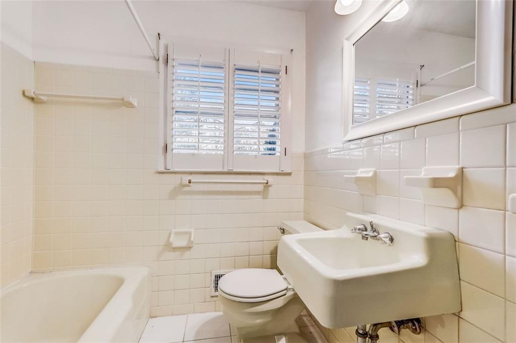 6600 Bridgewood Valley Road, Sandy Springs, Georgia 30328, 4 Bedrooms Bedrooms, ,2 BathroomsBathrooms,Residential,Sold,6600 Bridgewood Valley Road,7339097