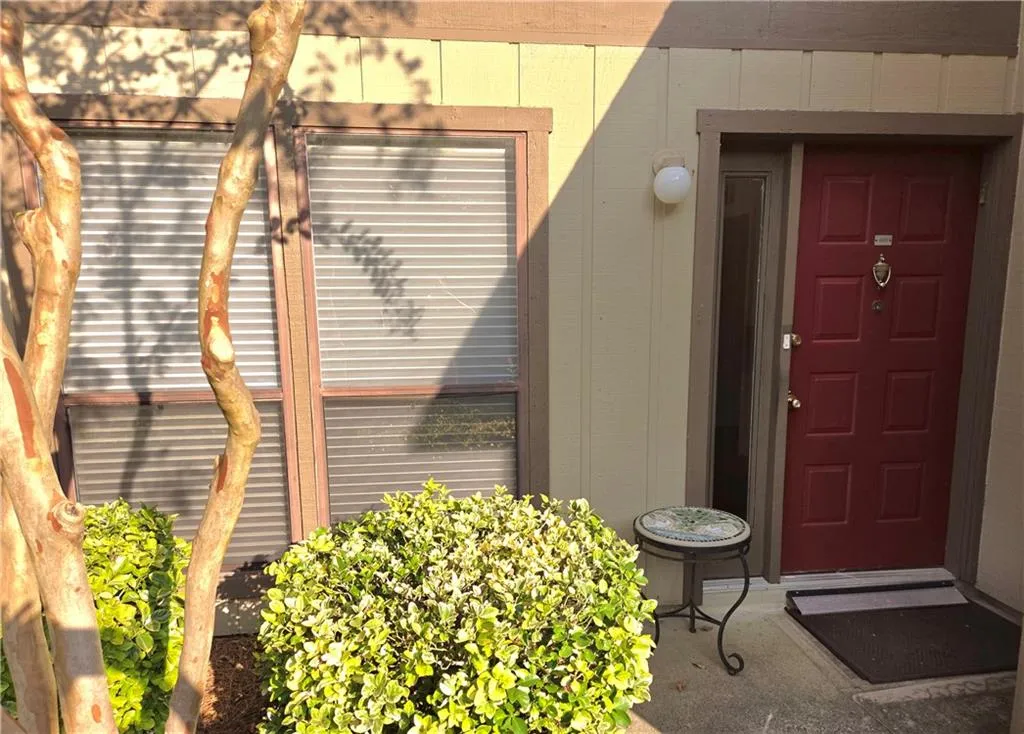 605 Woodcliff Drive, Sandy Springs, Georgia 30350, 2 Bedrooms Bedrooms, ,2 BathroomsBathrooms,Residential,For Sale,605 Woodcliff Drive,7652829