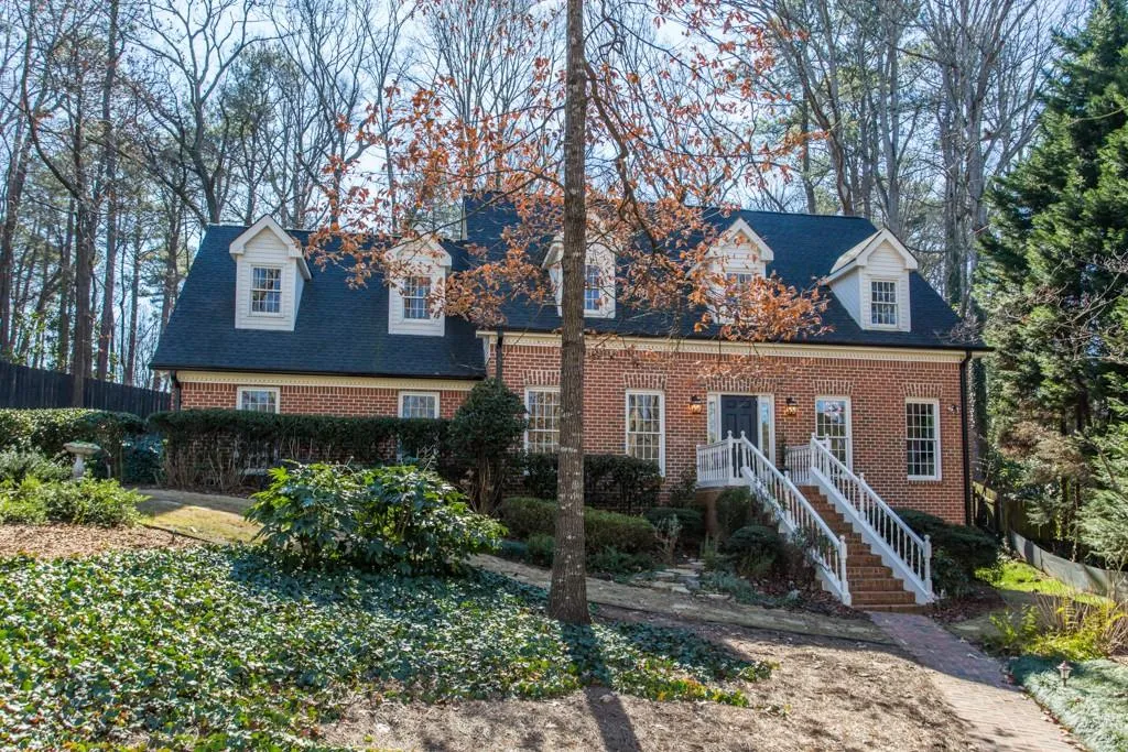 925 Lost Forest Drive, Sandy Springs, Georgia 30328, 4 Bedrooms Bedrooms, ,3 BathroomsBathrooms,Residential,Sold,925 Lost Forest Drive,5644299
