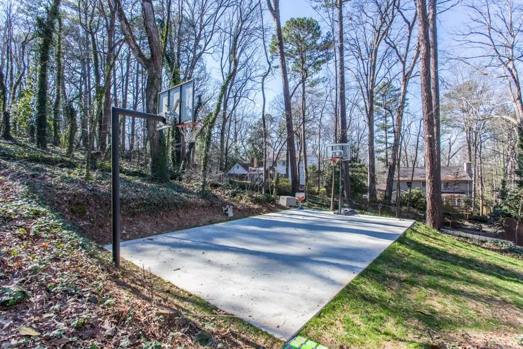 925 Lost Forest Drive, Sandy Springs, Georgia 30328, 4 Bedrooms Bedrooms, ,3 BathroomsBathrooms,Residential,Sold,925 Lost Forest Drive,5644299