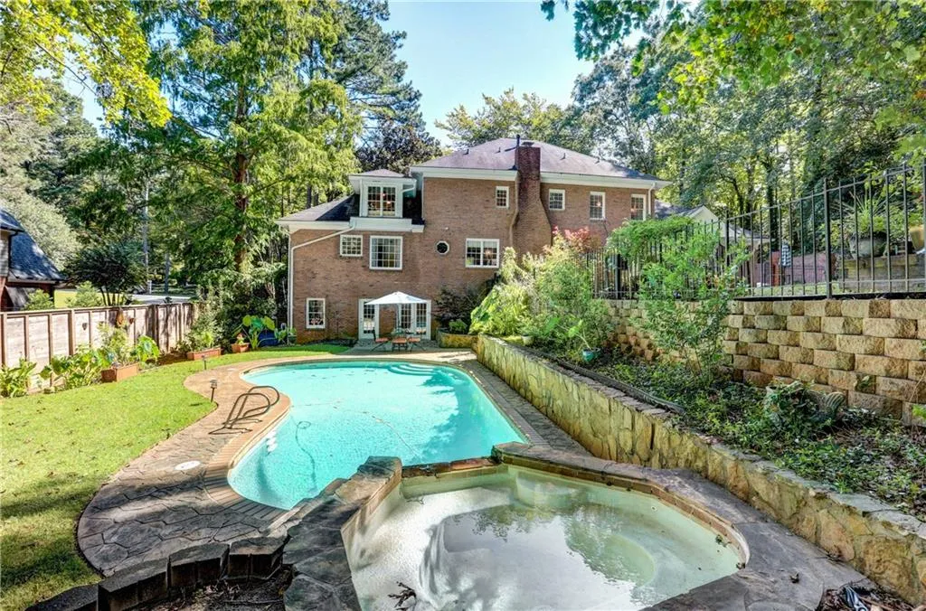 8120 Habersham Waters Road, Sandy Springs, Georgia 30350, 5 Bedrooms Bedrooms, ,4 BathroomsBathrooms,Residential,Sold,8120 Habersham Waters Road,6783662