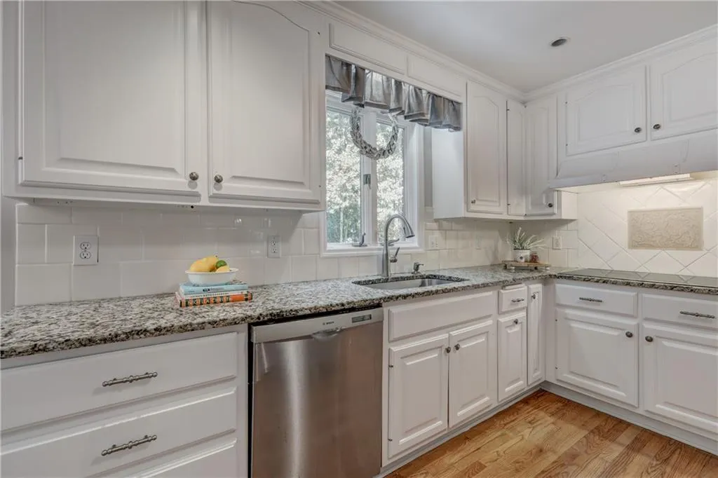 8120 Habersham Waters Road, Sandy Springs, Georgia 30350, 5 Bedrooms Bedrooms, ,4 BathroomsBathrooms,Residential,Sold,8120 Habersham Waters Road,6783662