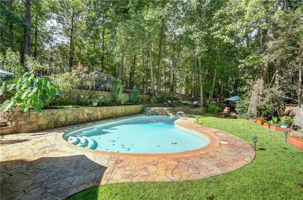 8120 Habersham Waters Road, Sandy Springs, Georgia 30350, 5 Bedrooms Bedrooms, ,4 BathroomsBathrooms,Residential,Sold,8120 Habersham Waters Road,6783662
