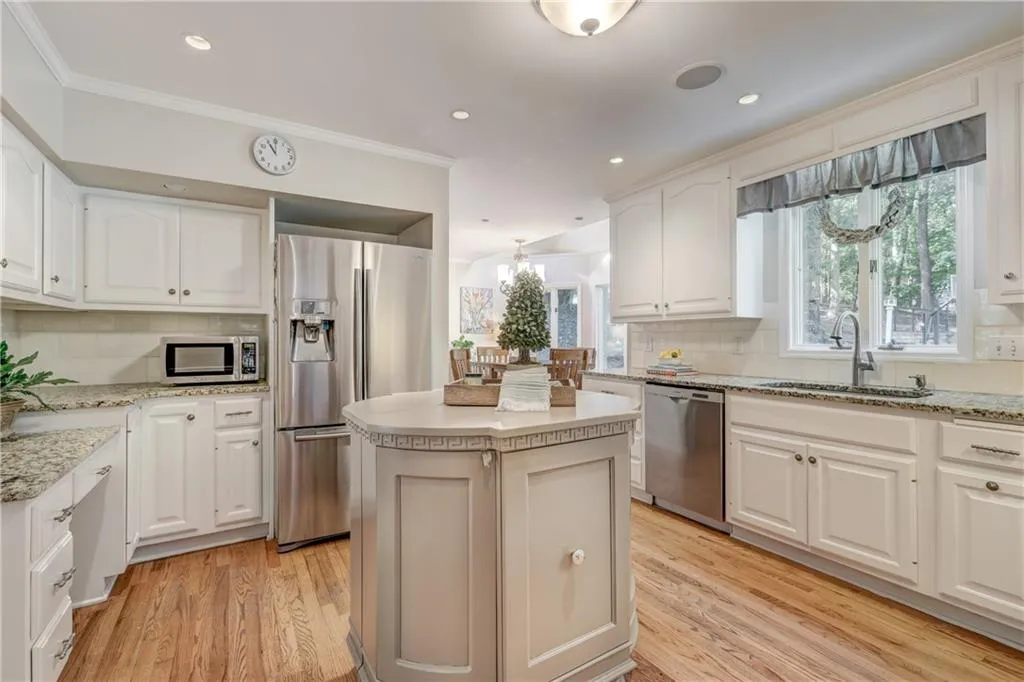 8120 Habersham Waters Road, Sandy Springs, Georgia 30350, 5 Bedrooms Bedrooms, ,4 BathroomsBathrooms,Residential,Sold,8120 Habersham Waters Road,6783662
