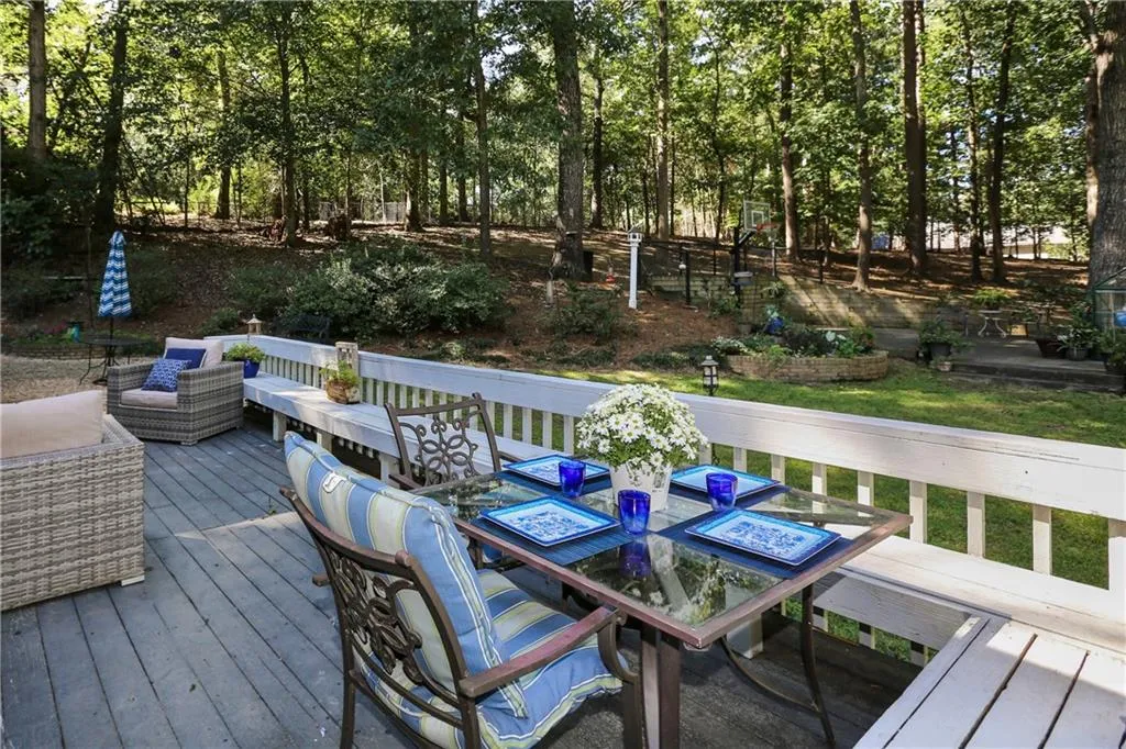 8120 Habersham Waters Road, Sandy Springs, Georgia 30350, 5 Bedrooms Bedrooms, ,4 BathroomsBathrooms,Residential,Sold,8120 Habersham Waters Road,6783662