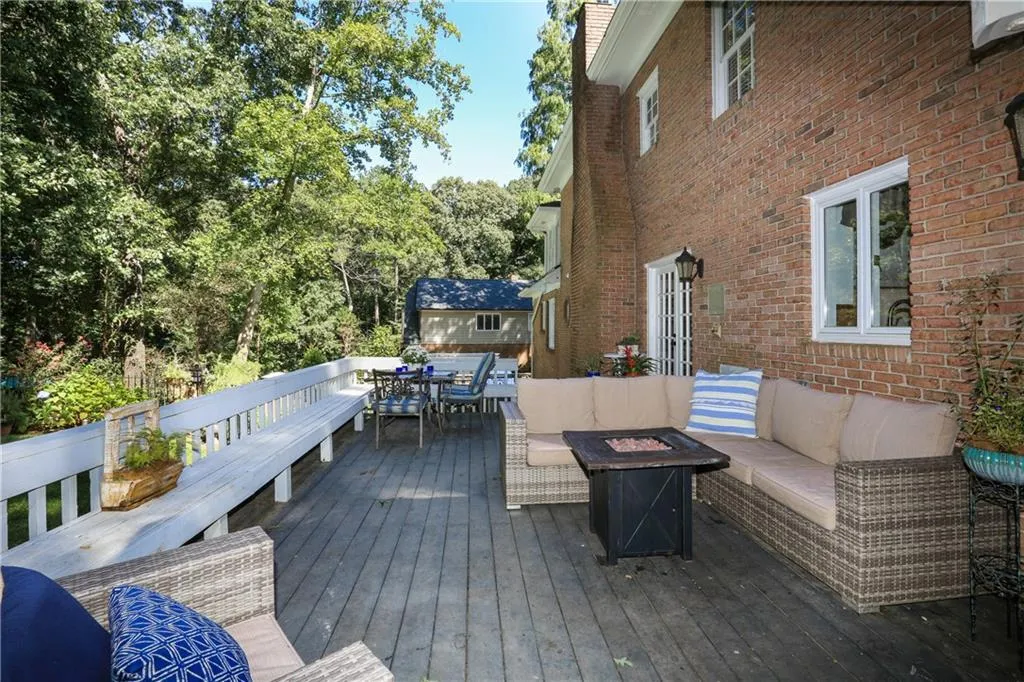8120 Habersham Waters Road, Sandy Springs, Georgia 30350, 5 Bedrooms Bedrooms, ,4 BathroomsBathrooms,Residential,Sold,8120 Habersham Waters Road,6783662