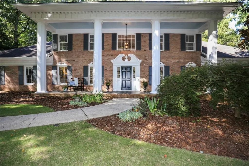 8120 Habersham Waters Road, Sandy Springs, Georgia 30350, 5 Bedrooms Bedrooms, ,4 BathroomsBathrooms,Residential,Sold,8120 Habersham Waters Road,6783662