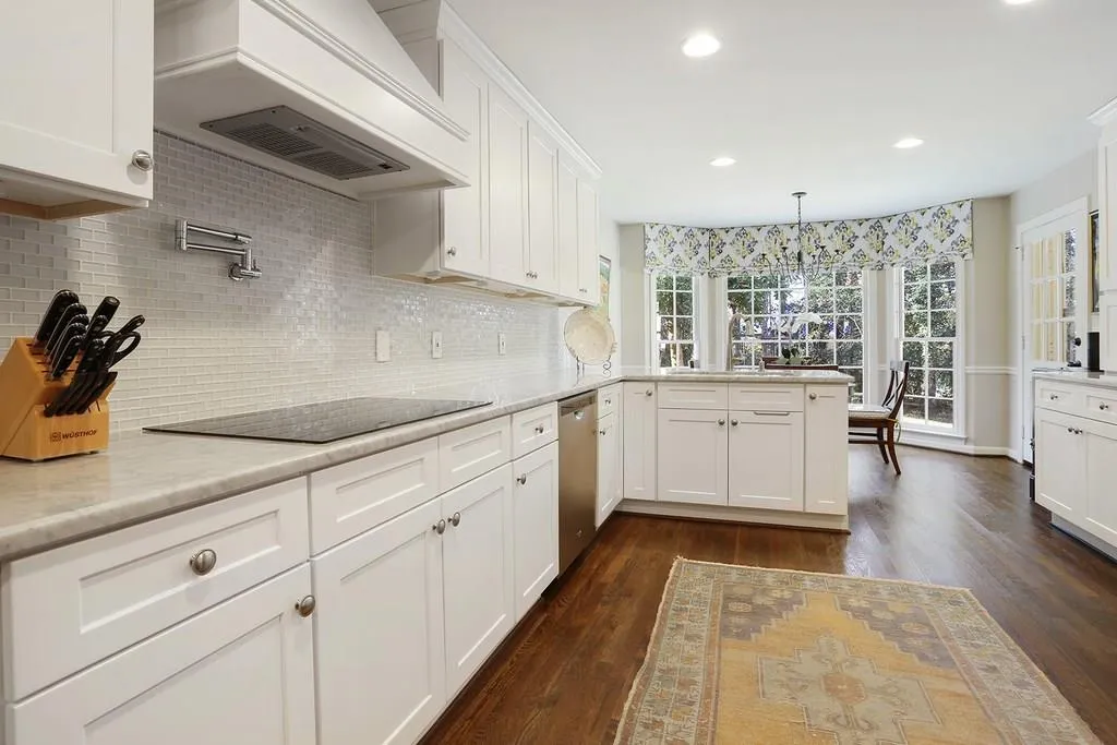 6180 Mountain Brook Way, Atlanta, Georgia 30328, 4 Bedrooms Bedrooms, ,3 BathroomsBathrooms,Residential,Sold,6180 Mountain Brook Way,5963205