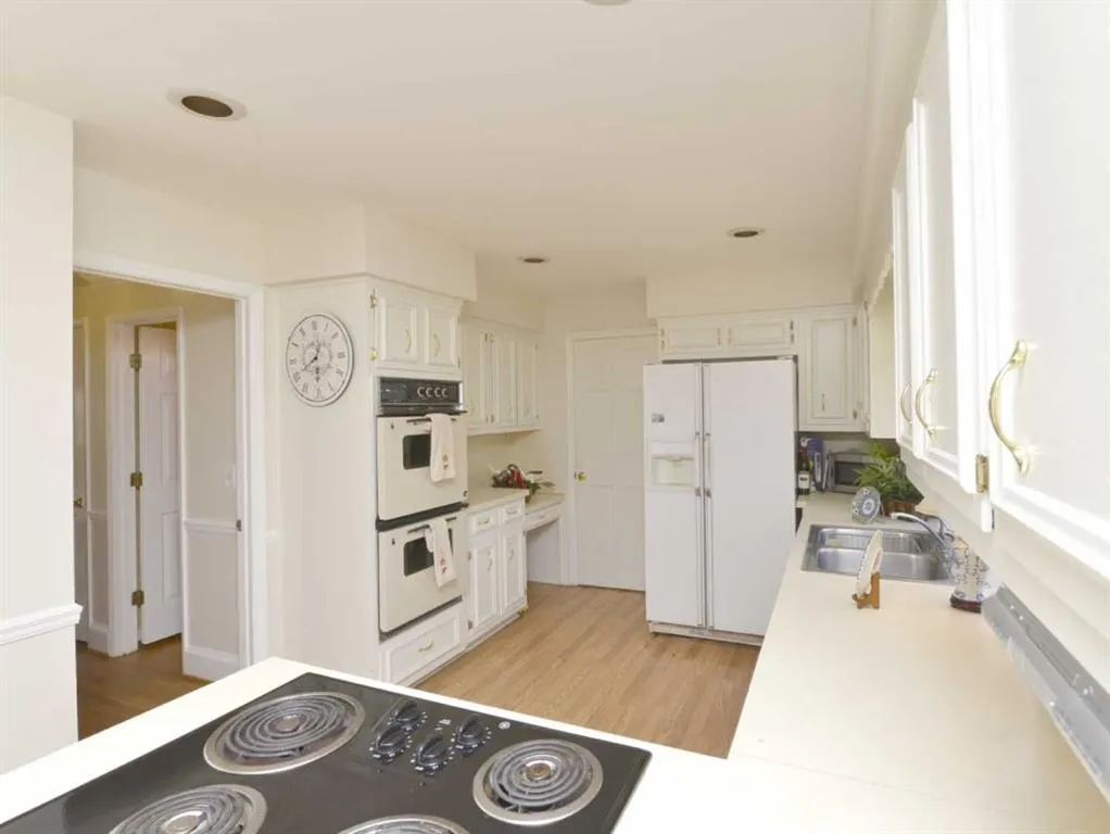 7430 Half Penny Place, Sandy Springs, Georgia 30350, 5 Bedrooms Bedrooms, ,2 BathroomsBathrooms,Residential,Sold,7430 Half Penny Place,5633296