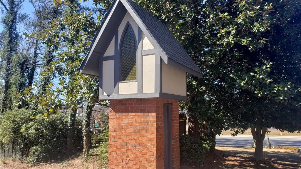6851 Roswell Road Unit Q15, Sandy Springs, Georgia 30328, 3 Bedrooms Bedrooms, ,2 BathroomsBathrooms,Residential,Sold,6851 Roswell Road Unit Q15,6837270