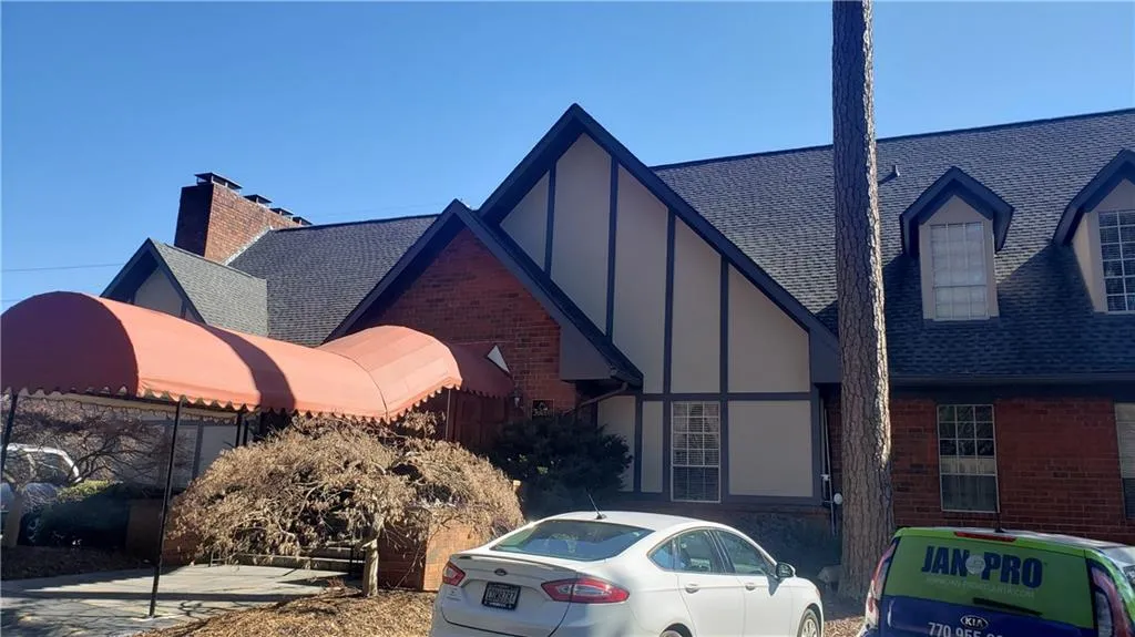 6851 Roswell Road Unit Q15, Sandy Springs, Georgia 30328, 3 Bedrooms Bedrooms, ,2 BathroomsBathrooms,Residential,Sold,6851 Roswell Road Unit Q15,6837270