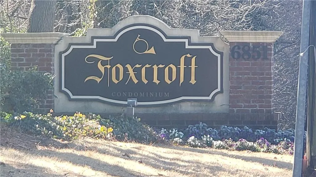 6851 Roswell Road Unit Q15, Sandy Springs, Georgia 30328, 3 Bedrooms Bedrooms, ,2 BathroomsBathrooms,Residential,Sold,6851 Roswell Road Unit Q15,6837270