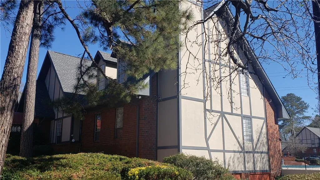 6851 Roswell Road Unit Q15, Sandy Springs, Georgia 30328, 3 Bedrooms Bedrooms, ,2 BathroomsBathrooms,Residential,Sold,6851 Roswell Road Unit Q15,6837270