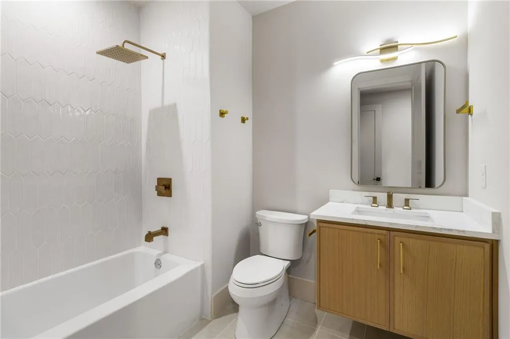 325 Amberidge Trail, Sandy Springs, Georgia 30328, 5 Bedrooms Bedrooms, ,5 BathroomsBathrooms,Residential,Sold,325 Amberidge Trail,7489172