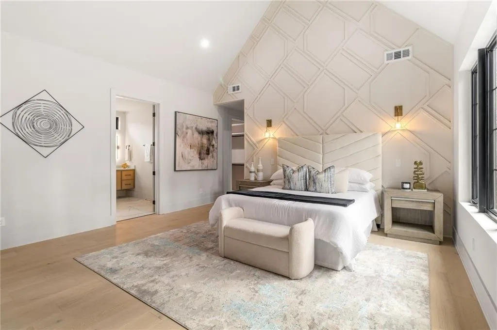 325 Amberidge Trail, Sandy Springs, Georgia 30328, 5 Bedrooms Bedrooms, ,5 BathroomsBathrooms,Residential,Sold,325 Amberidge Trail,7489172