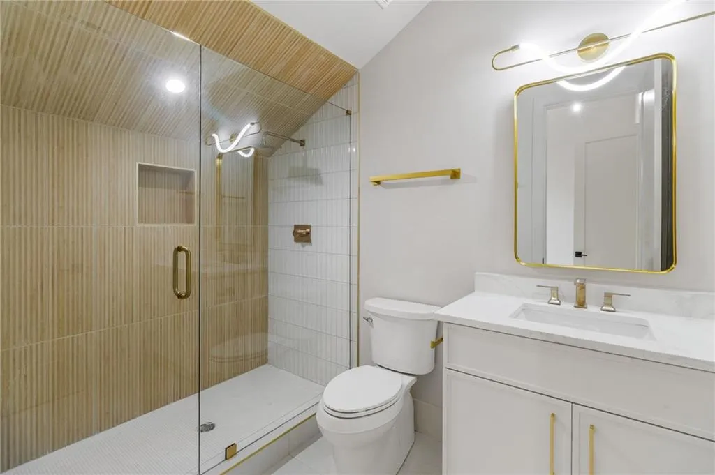 325 Amberidge Trail, Sandy Springs, Georgia 30328, 5 Bedrooms Bedrooms, ,5 BathroomsBathrooms,Residential,Sold,325 Amberidge Trail,7489172