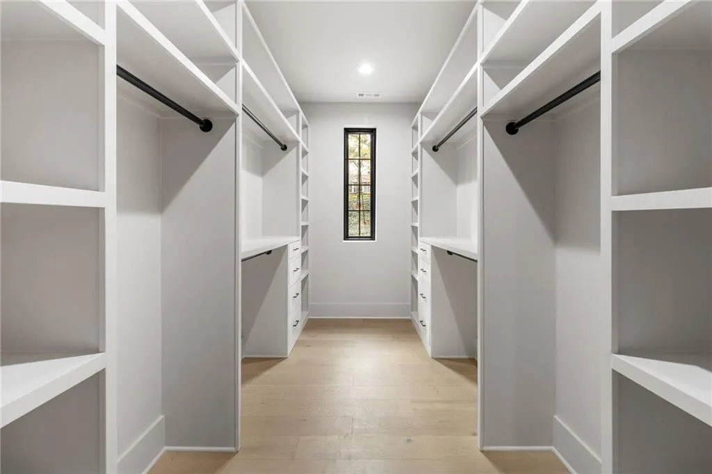 325 Amberidge Trail, Sandy Springs, Georgia 30328, 5 Bedrooms Bedrooms, ,5 BathroomsBathrooms,Residential,Sold,325 Amberidge Trail,7489172