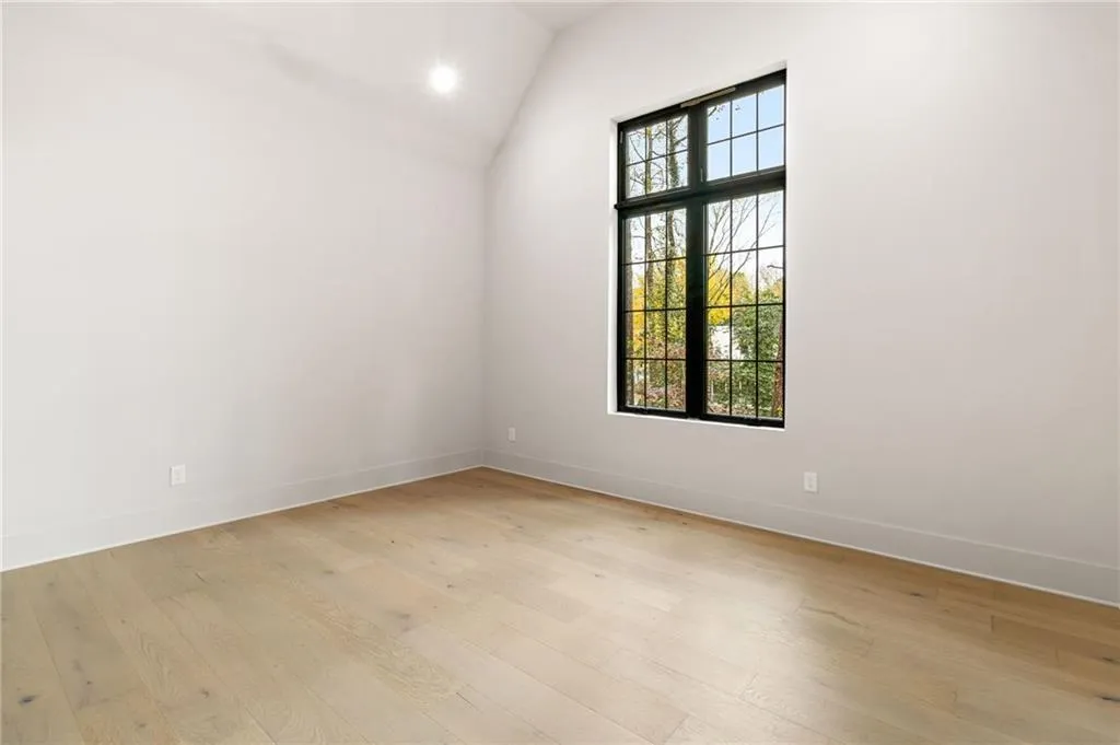 325 Amberidge Trail, Sandy Springs, Georgia 30328, 5 Bedrooms Bedrooms, ,5 BathroomsBathrooms,Residential,Sold,325 Amberidge Trail,7489172