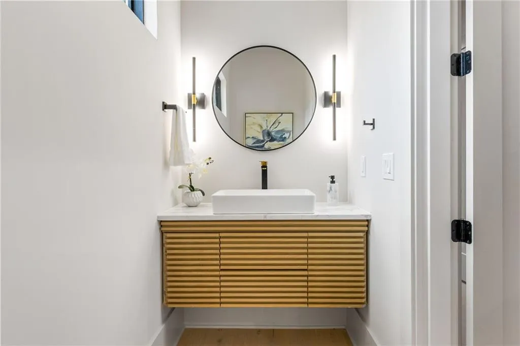 325 Amberidge Trail, Sandy Springs, Georgia 30328, 5 Bedrooms Bedrooms, ,5 BathroomsBathrooms,Residential,Sold,325 Amberidge Trail,7489172