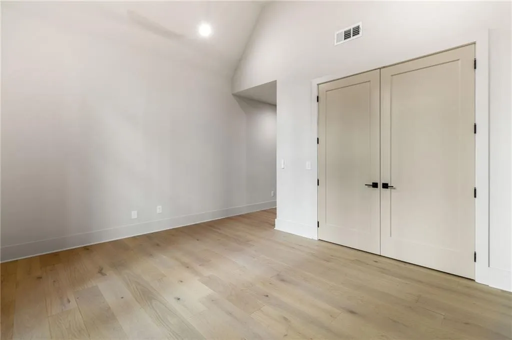 325 Amberidge Trail, Sandy Springs, Georgia 30328, 5 Bedrooms Bedrooms, ,5 BathroomsBathrooms,Residential,Sold,325 Amberidge Trail,7489172