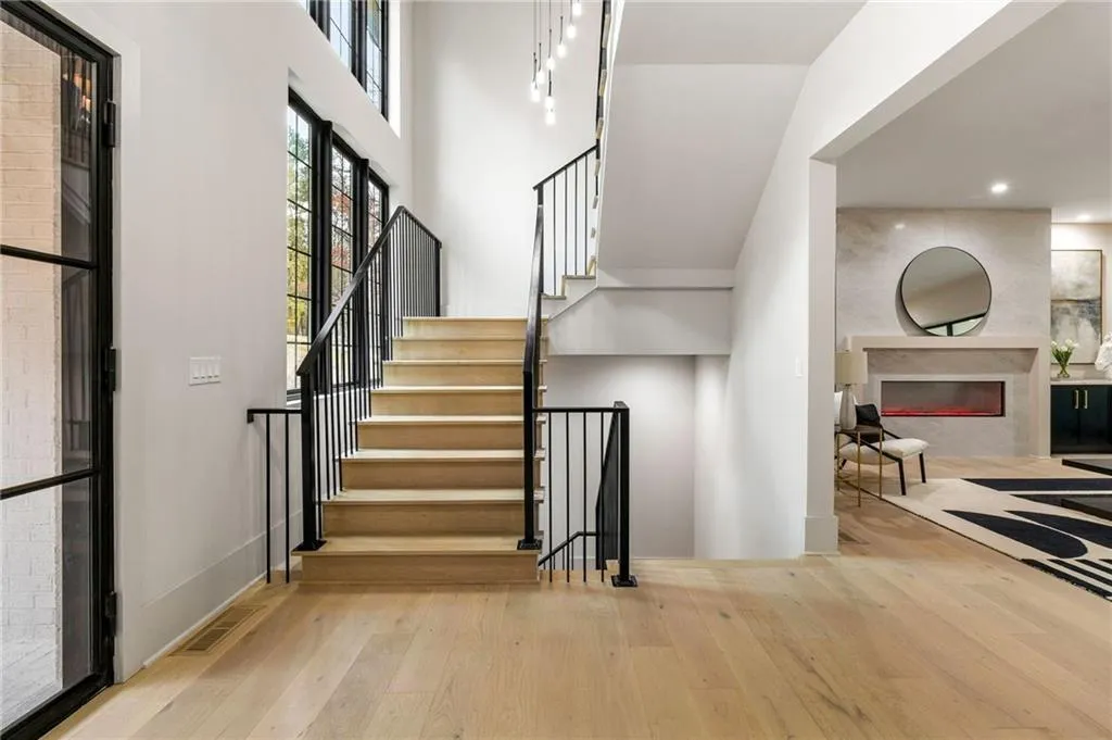 325 Amberidge Trail, Sandy Springs, Georgia 30328, 5 Bedrooms Bedrooms, ,5 BathroomsBathrooms,Residential,Sold,325 Amberidge Trail,7489172