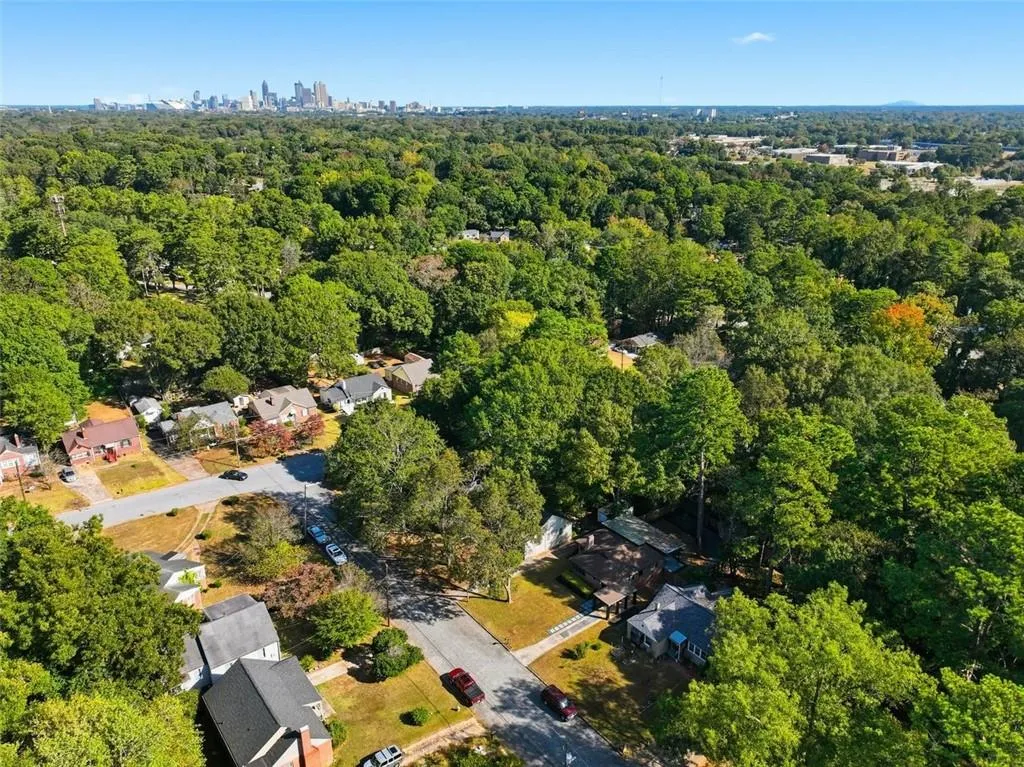 1701 Moores Mill Road Nw, Atlanta, Georgia 30318, 3 Bedrooms Bedrooms, ,1 BathroomBathrooms,Residential,For Sale,1701 Moores Mill Road Nw,7672278 1701 Moores Mill Road Nw, Atlanta, Georgia 30318, 3 Bedrooms Bedrooms, ,1 BathroomBathrooms,Residential,For Sale,1701 Moores Mill Road Nw,7672278