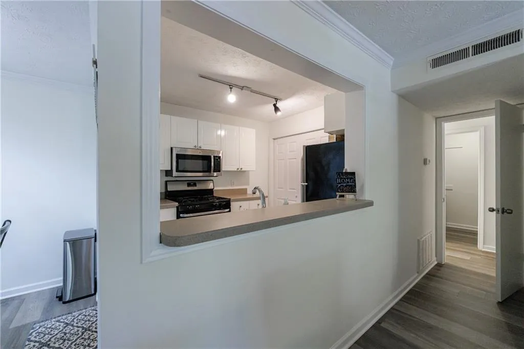 215 Summit North Drive Ne, Atlanta, Georgia 30324, 1 Bedroom Bedrooms, ,1 BathroomBathrooms,Residential,For Sale,215 Summit North Drive Ne,7644958