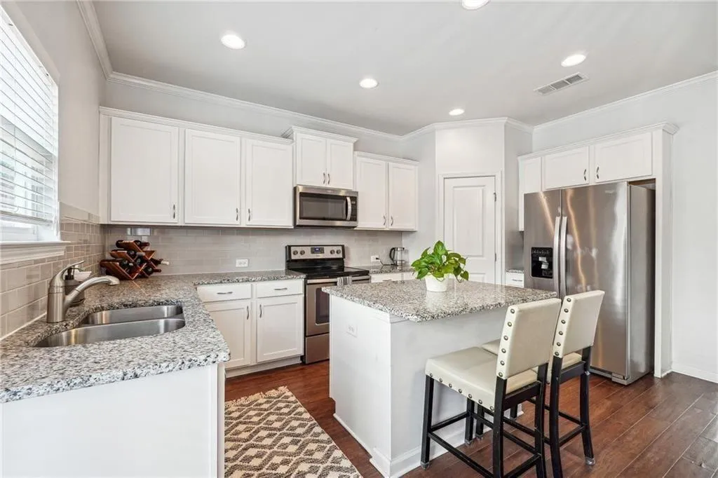 Atlanta, Georgia 30318, 3 Bedrooms Bedrooms, ,3 BathroomsBathrooms,Residential,For Sale,7577055