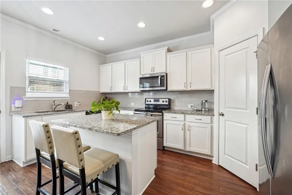 Atlanta, Georgia 30318, 3 Bedrooms Bedrooms, ,3 BathroomsBathrooms,Residential,For Sale,7577055