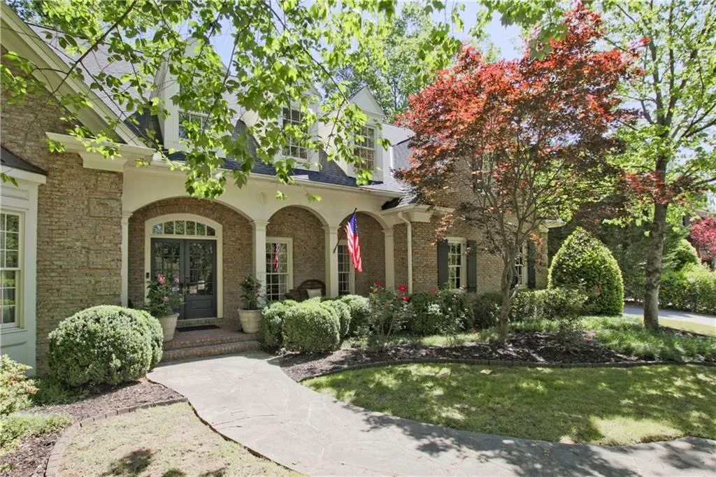 4463 Jett Road Nw, Atlanta, Georgia 30327, 6 Bedrooms Bedrooms, ,5 BathroomsBathrooms,Residential,Sold,4463 Jett Road Nw,5840572